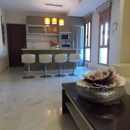 Apartamento Alfonso XII กอร์โดบา ภายนอก รูปภาพ
